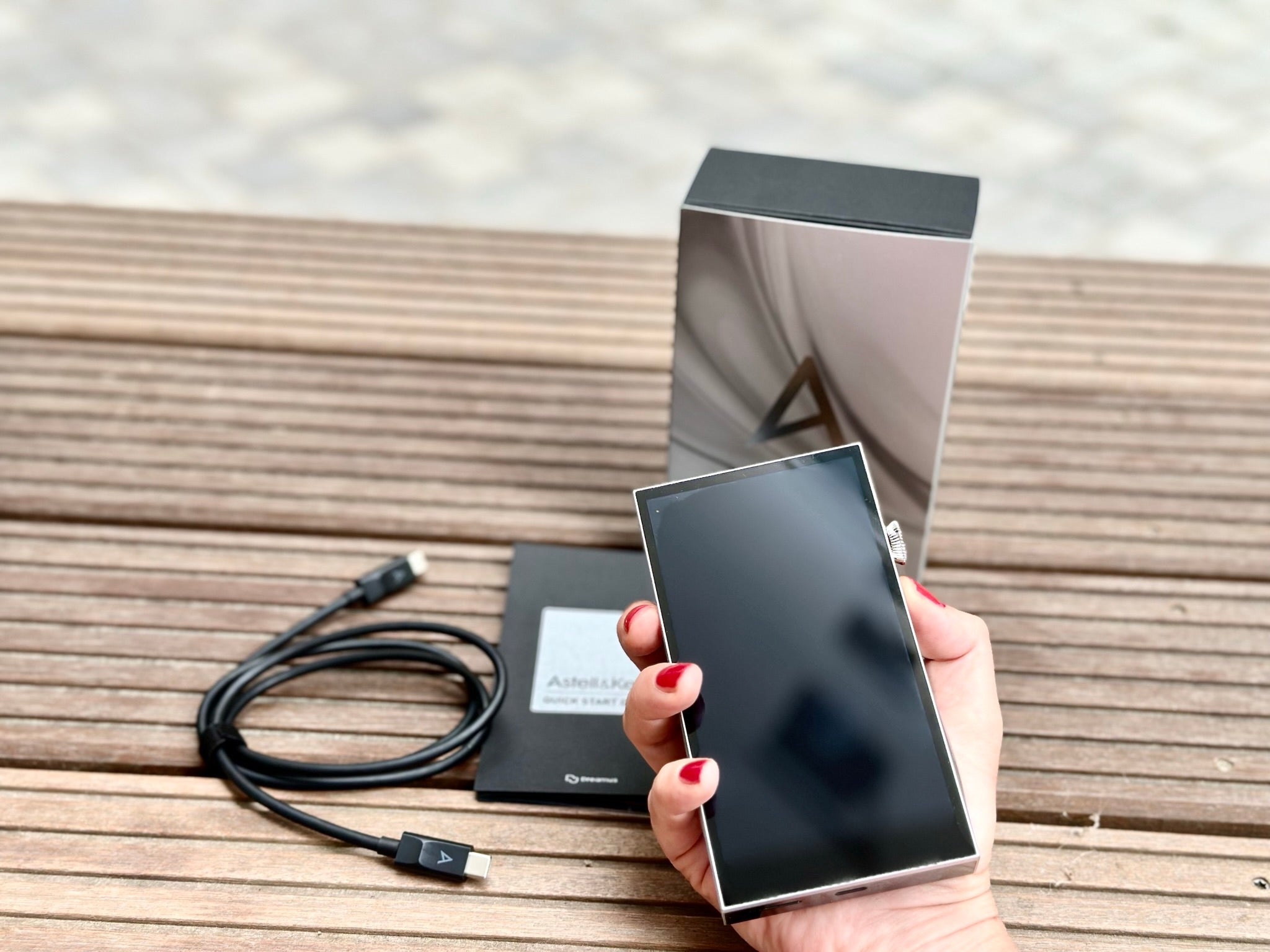 Astell & Kern A&futura SE300: Die HiFi-Anlage, die in die Hosentasche passt