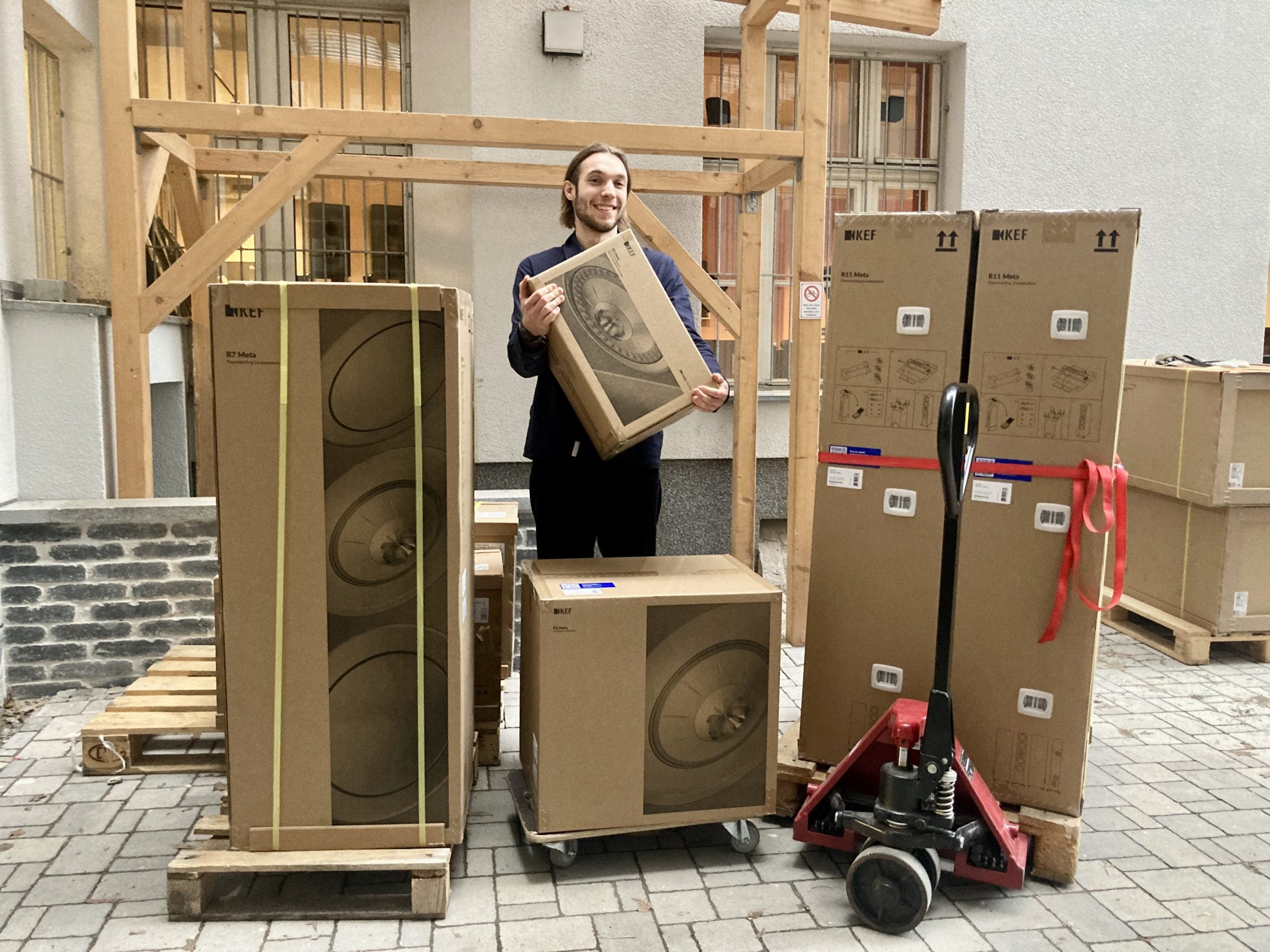 Interview: KEF R-Serie Meta