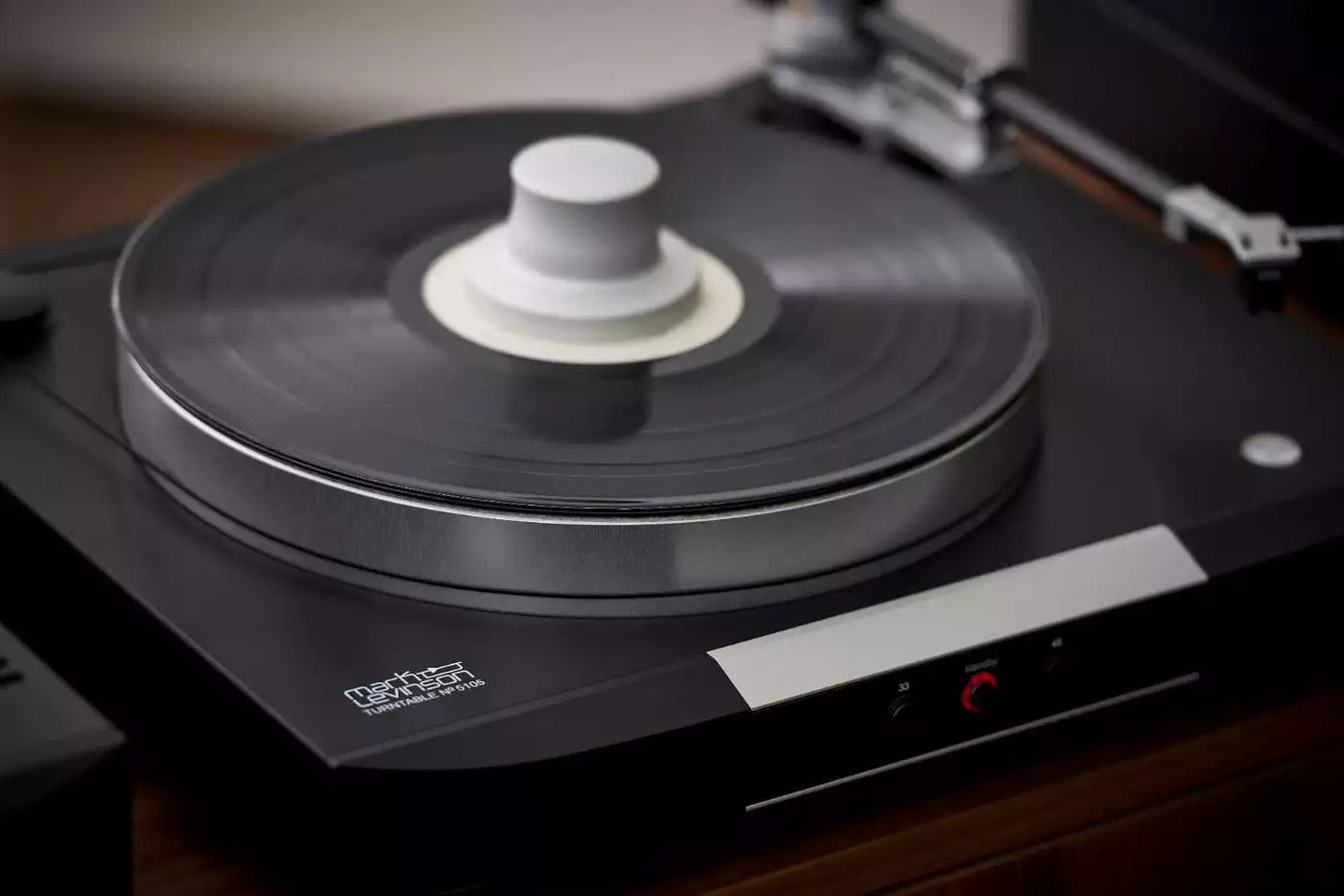 Die 5000er Reihe von Mark Levinson bekommt Zuwachs: Der No. 5105 Plattenspieler