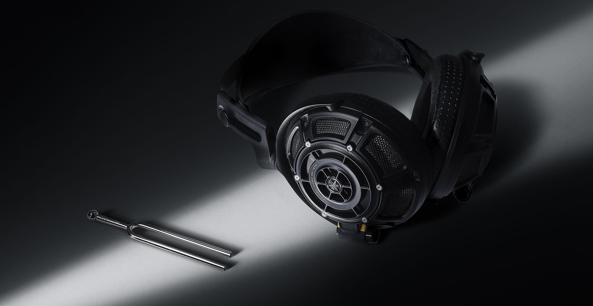 Noch nicht genug um die Ohren? Die Yamaha High-End-Kopfhörer YH-5000SE mit True Sound und Orthodynamic-Treibern kommen im April