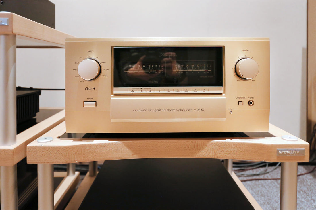 Frisch eingetroffen: Der E-800 von Accuphase