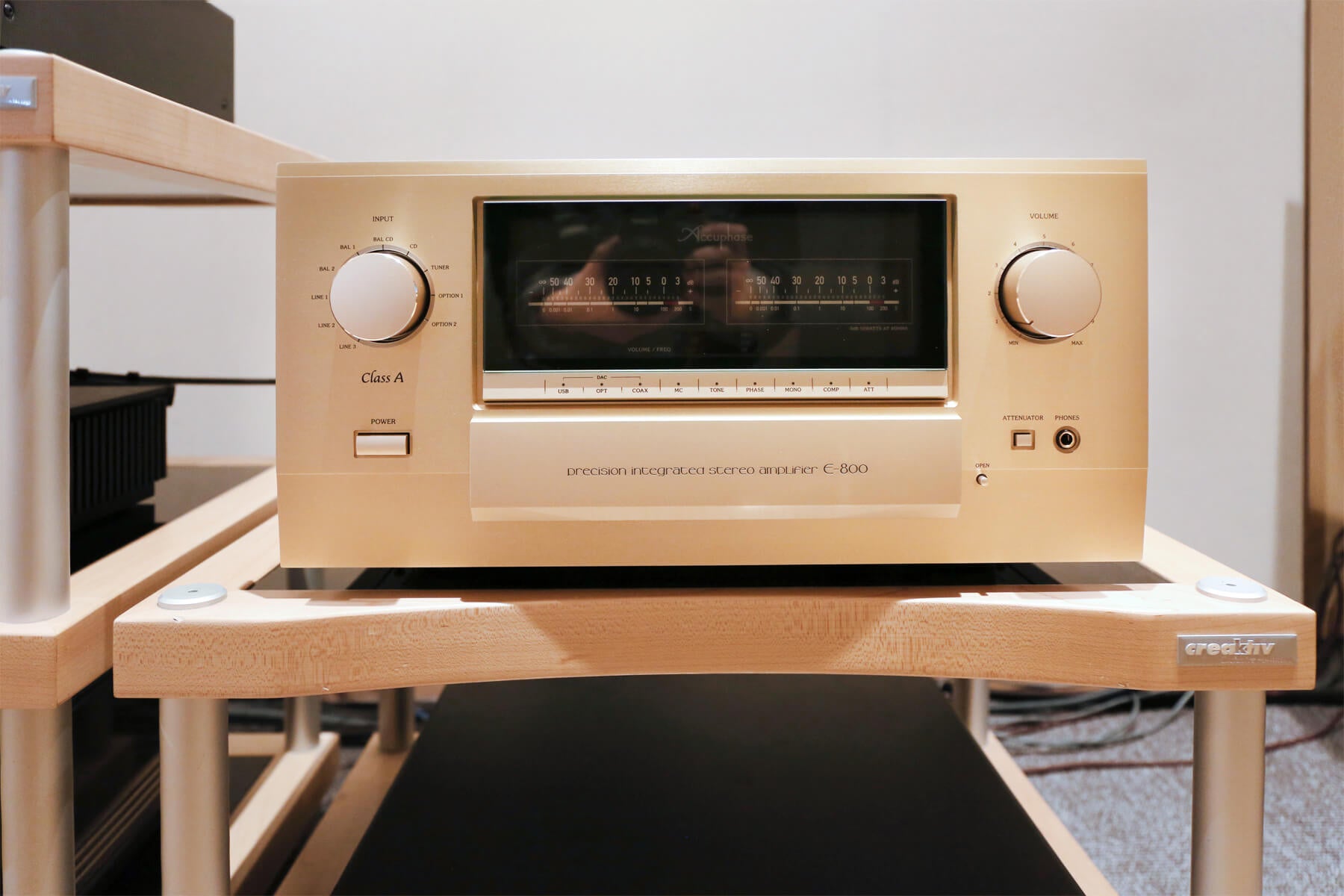 Frisch eingetroffen: Der E-800 von Accuphase