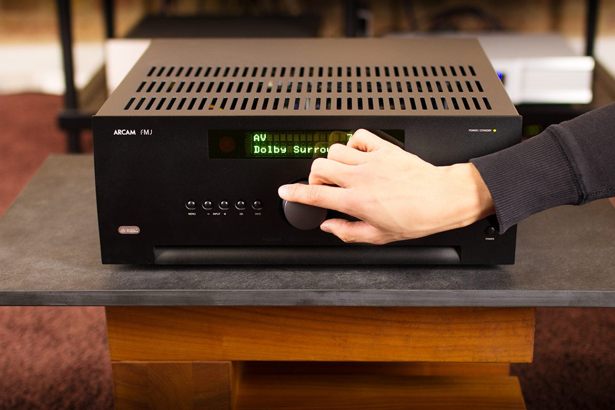 Aufgepasst: Das Atmos-Highlight AVR 550 von Arcam