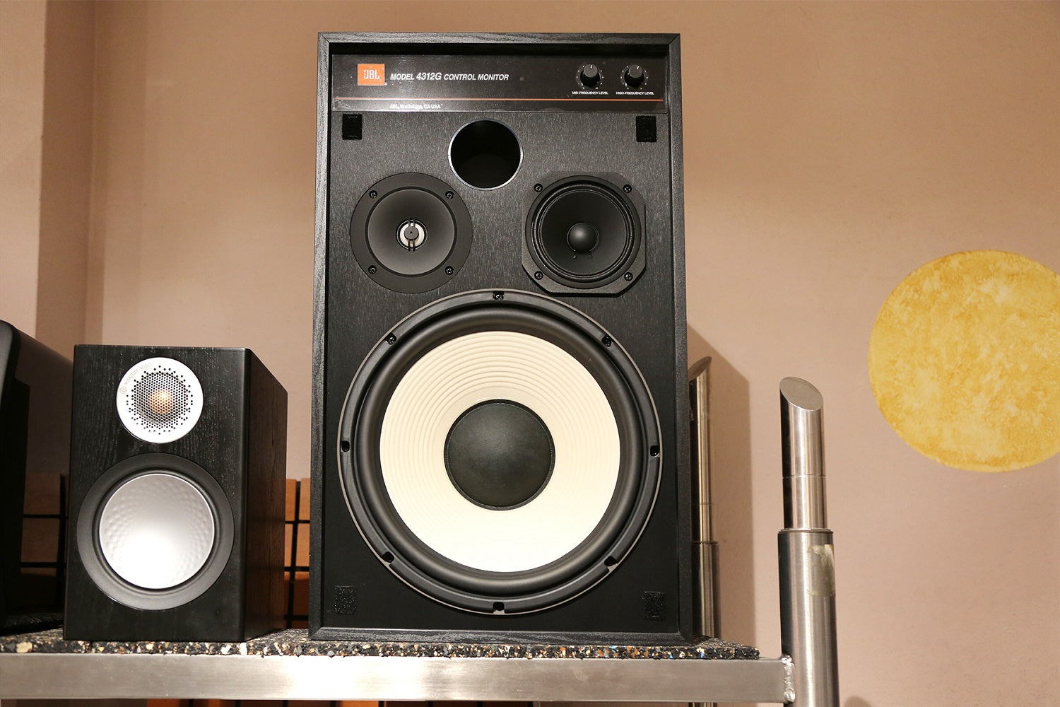 Immer wieder ein Hingucker: Die 4312G Kompaktlautsprecher von JBL