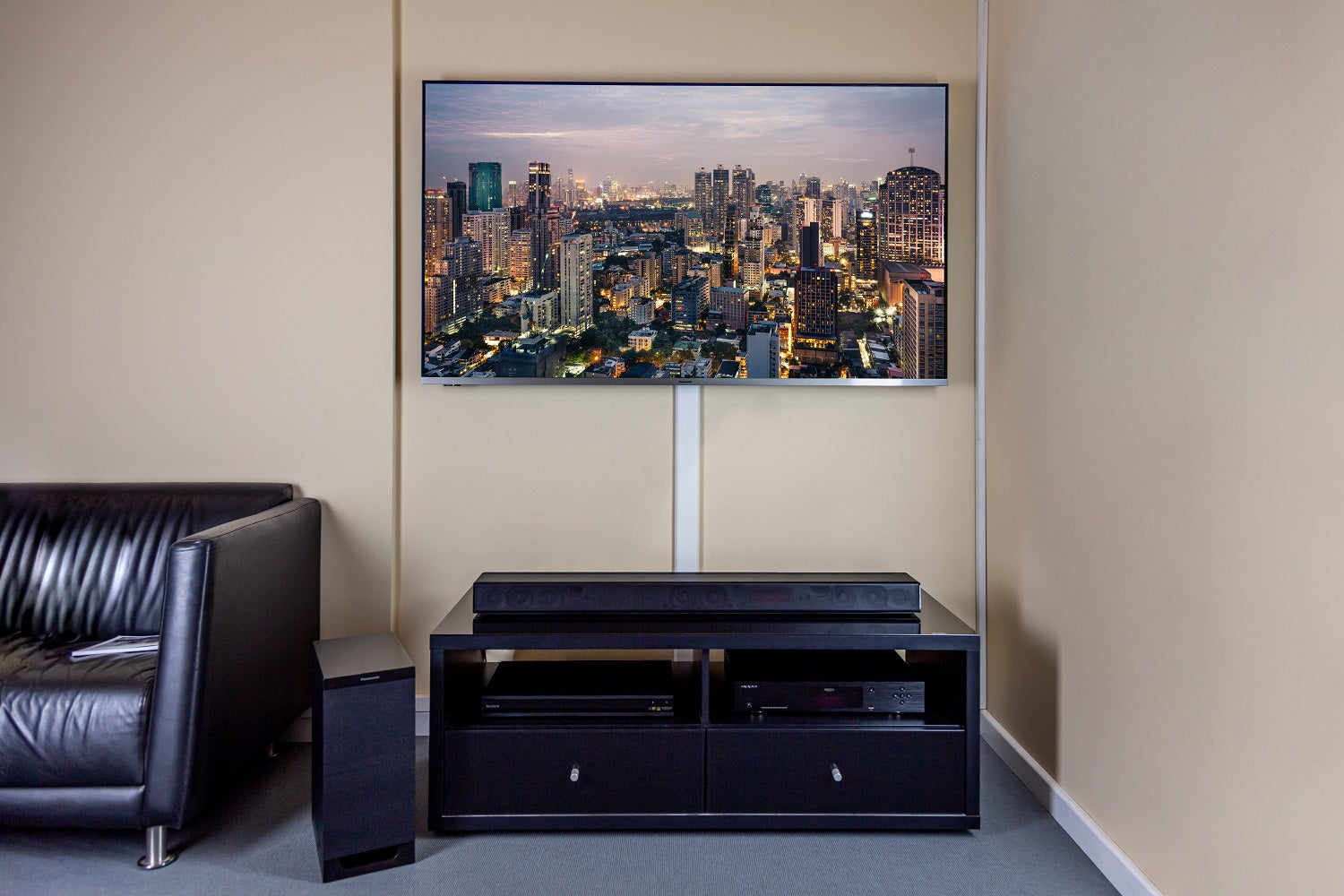 Klangstarkes Heimkinogefühl mit der Panasonic SC-HTB900 Soundbar