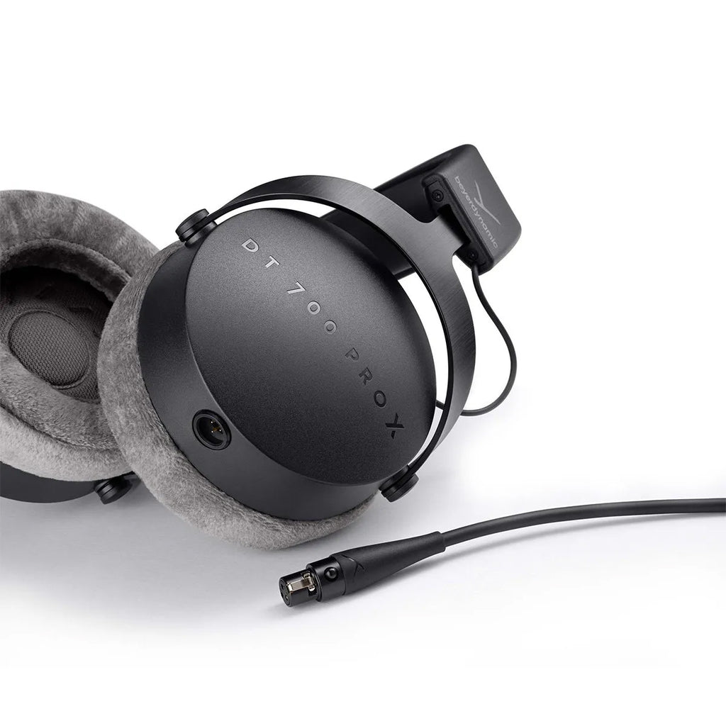 beyerdynamic dt700 pro x