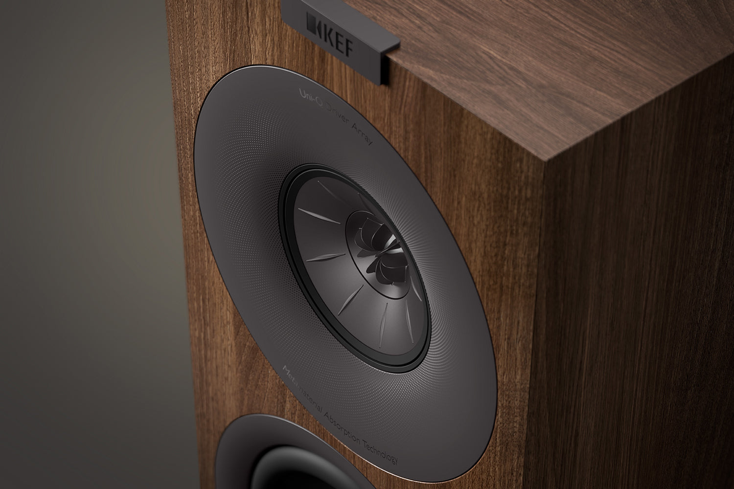 kef q concerto meta kompaktlautsprecher walnuss detail 2